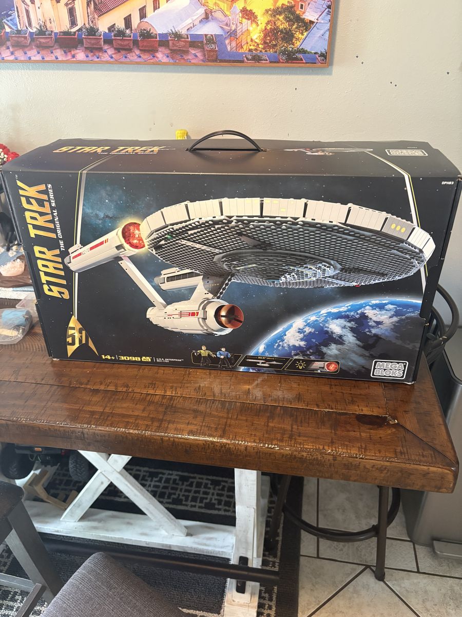 Mega Bloks Star Trek U.S.S. Enterprise NCC-1701 Collector Construction Set (DPH83)