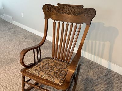 Antique rocking chair. See pics for details.