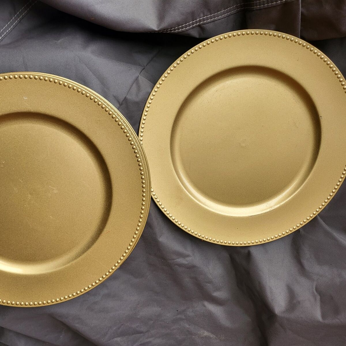 large 10" Plastic Plates Gold