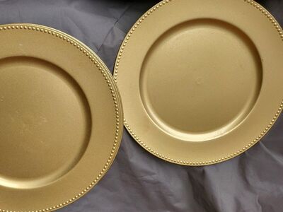 large 10" Plastic Plates Gold