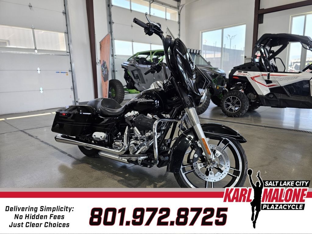 2014 Harley-Davidson® FLHXS - Street Glide® Specia