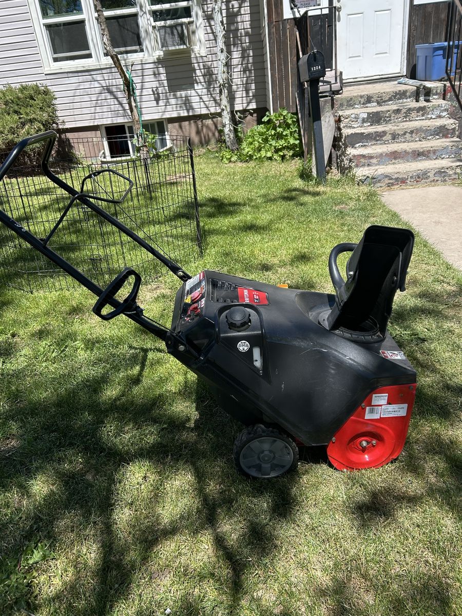 Craftsman 21" 123cc Single-Stage Gas Snow Blower - Works Great!