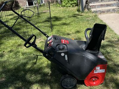 Craftsman 21" 123cc Single-Stage Gas Snow Blower - Works Great!