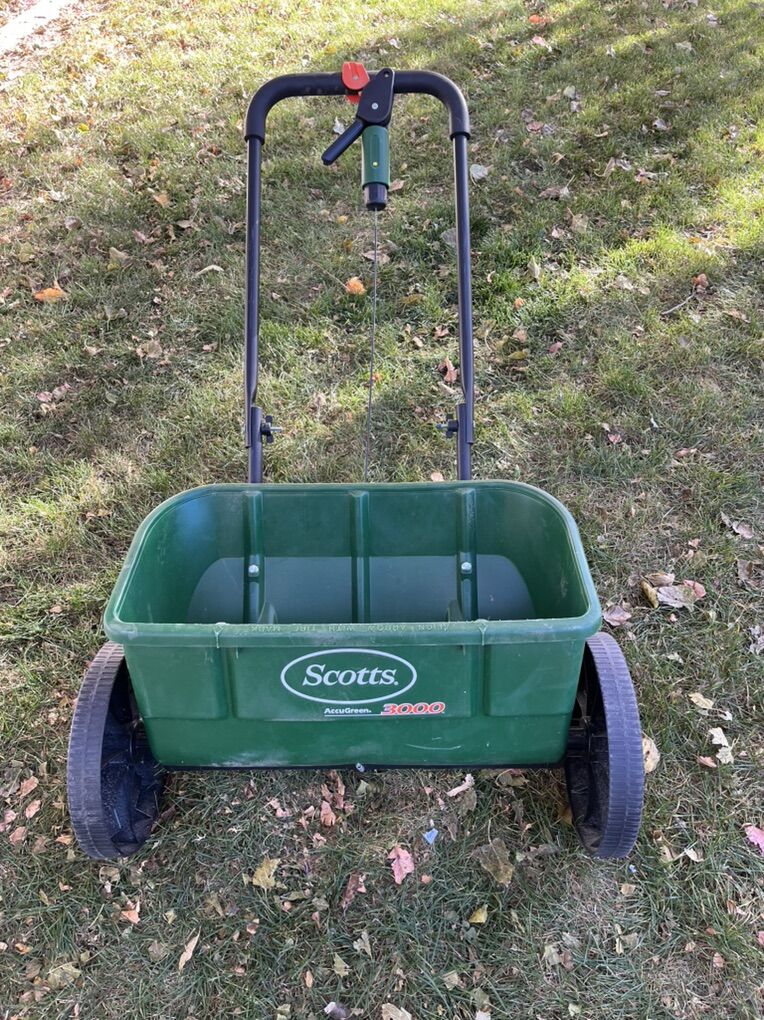 Fertilizer / Ice Melt Spreader