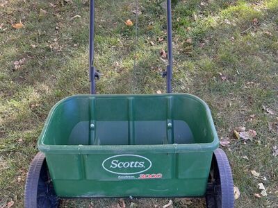 Fertilizer / Ice Melt Spreader