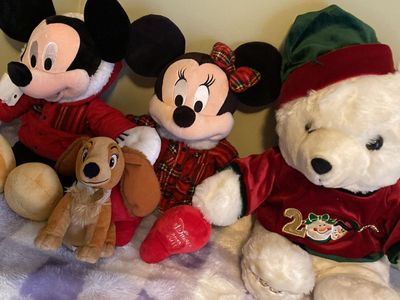 Mickey s. 4 intems x. $40.00 in. Ogden almost new
