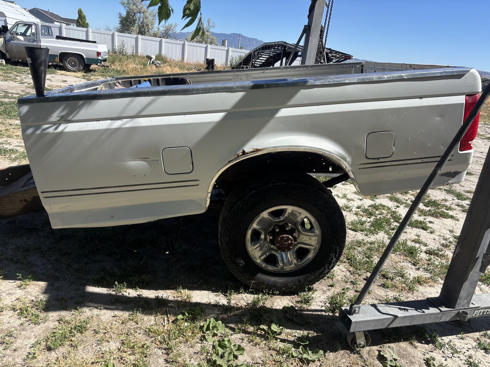 Junk trailer