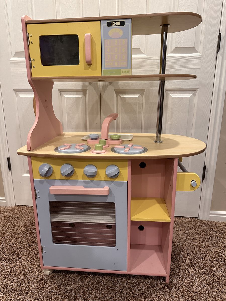 Play kitchen