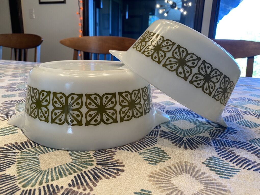 Vintage Pyrex Autumn Floral Pattern Bowls Set