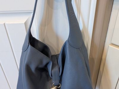 Dooney & Bourke hobo purse