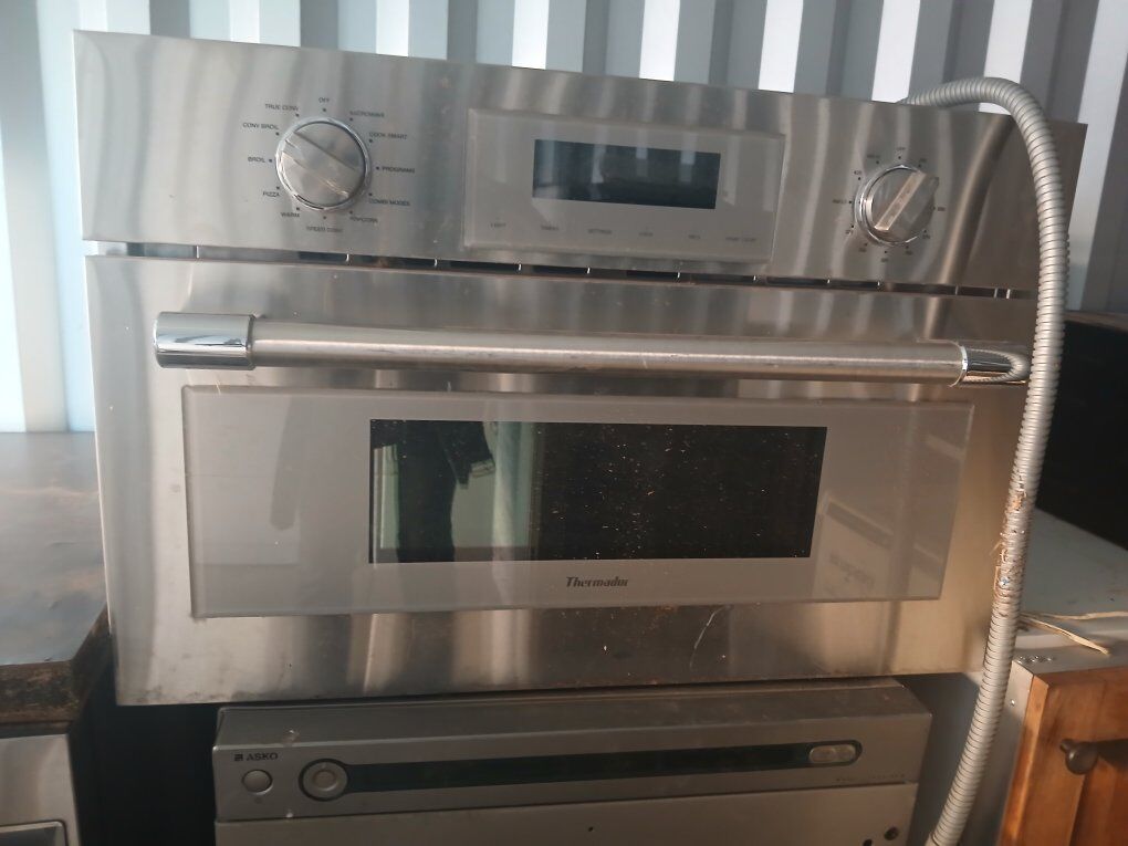 New 30" Thermador Built-in Convection/Microwave