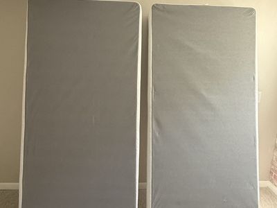Set of Two Twin Box Springs - Beautyrest