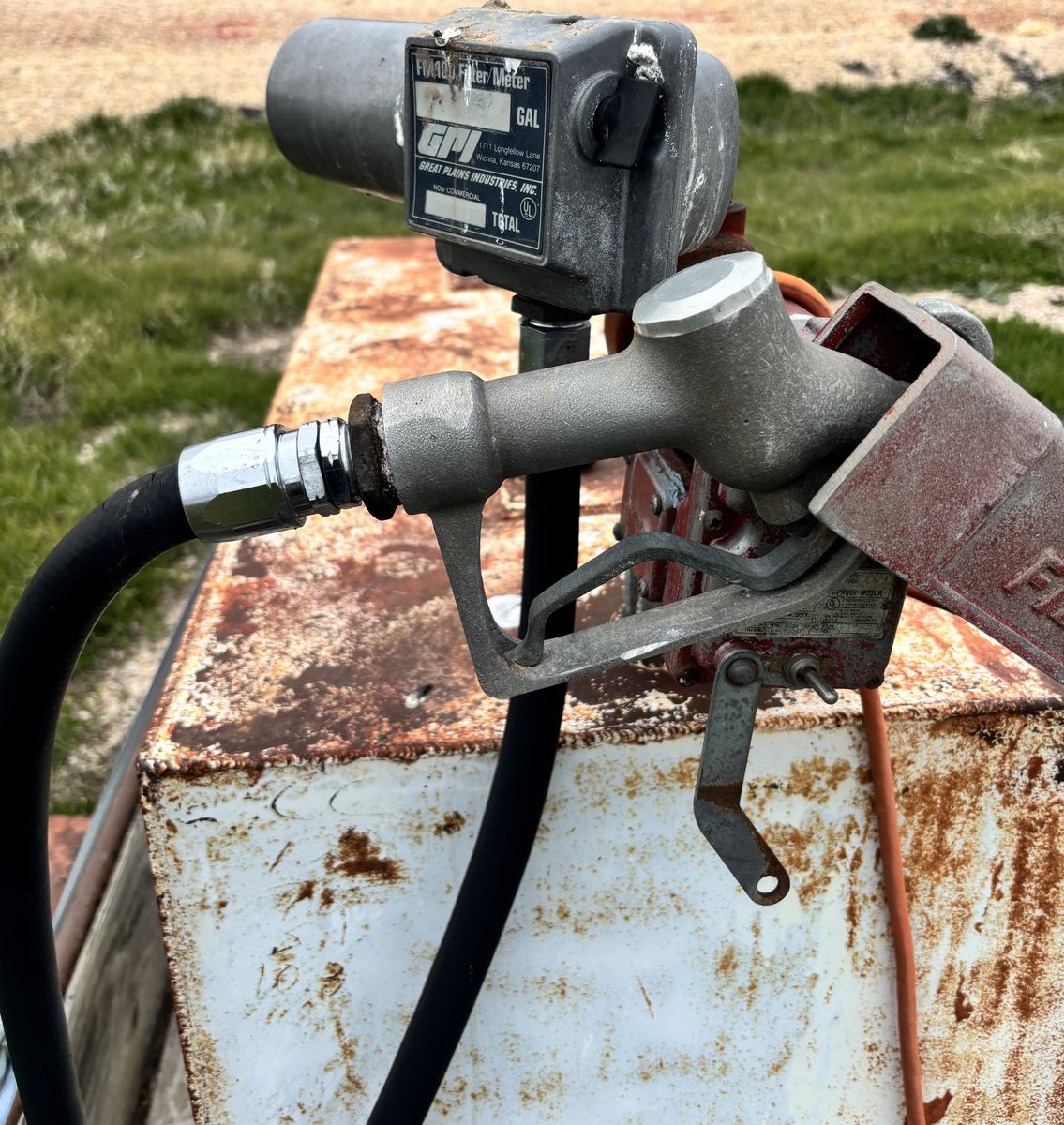 300 Gallon Fuel Tank for Farm or Construction 