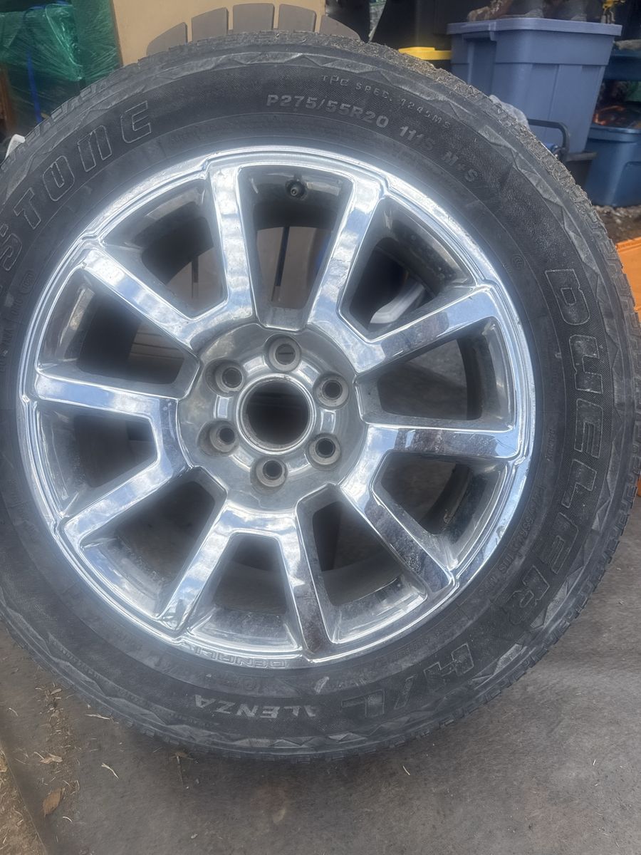 GMC Denali Chrome 20-Inch Wheel with Bridgestone Tire P275/55R20