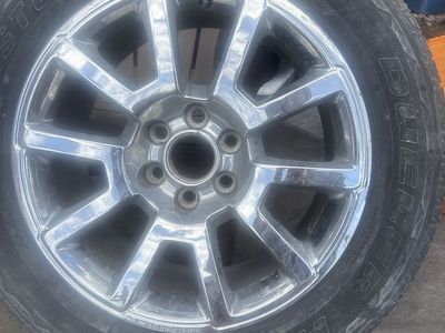 GMC Denali Chrome 20-Inch Wheel with Bridgestone Tire P275/55R20