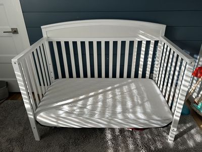 Graco Benton Convertible Crib With Mattress