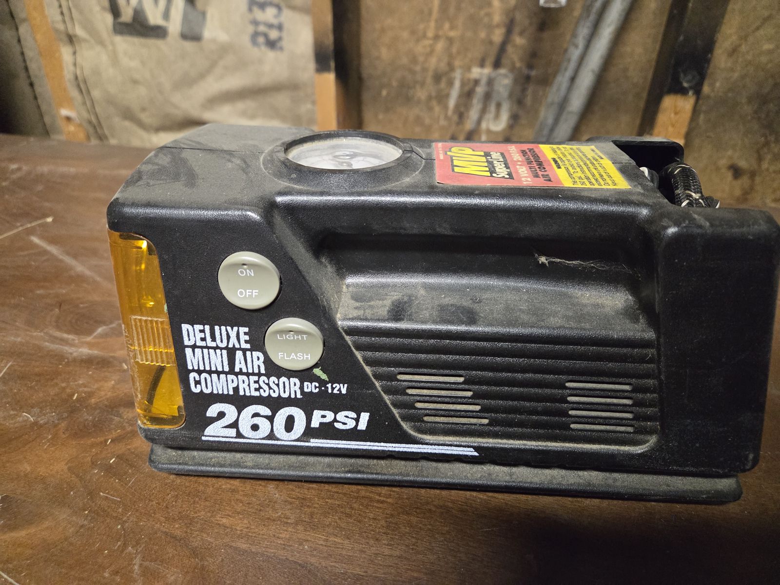 Mini air compressor (never used)