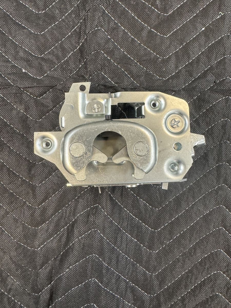 Bronco Door Latch RH