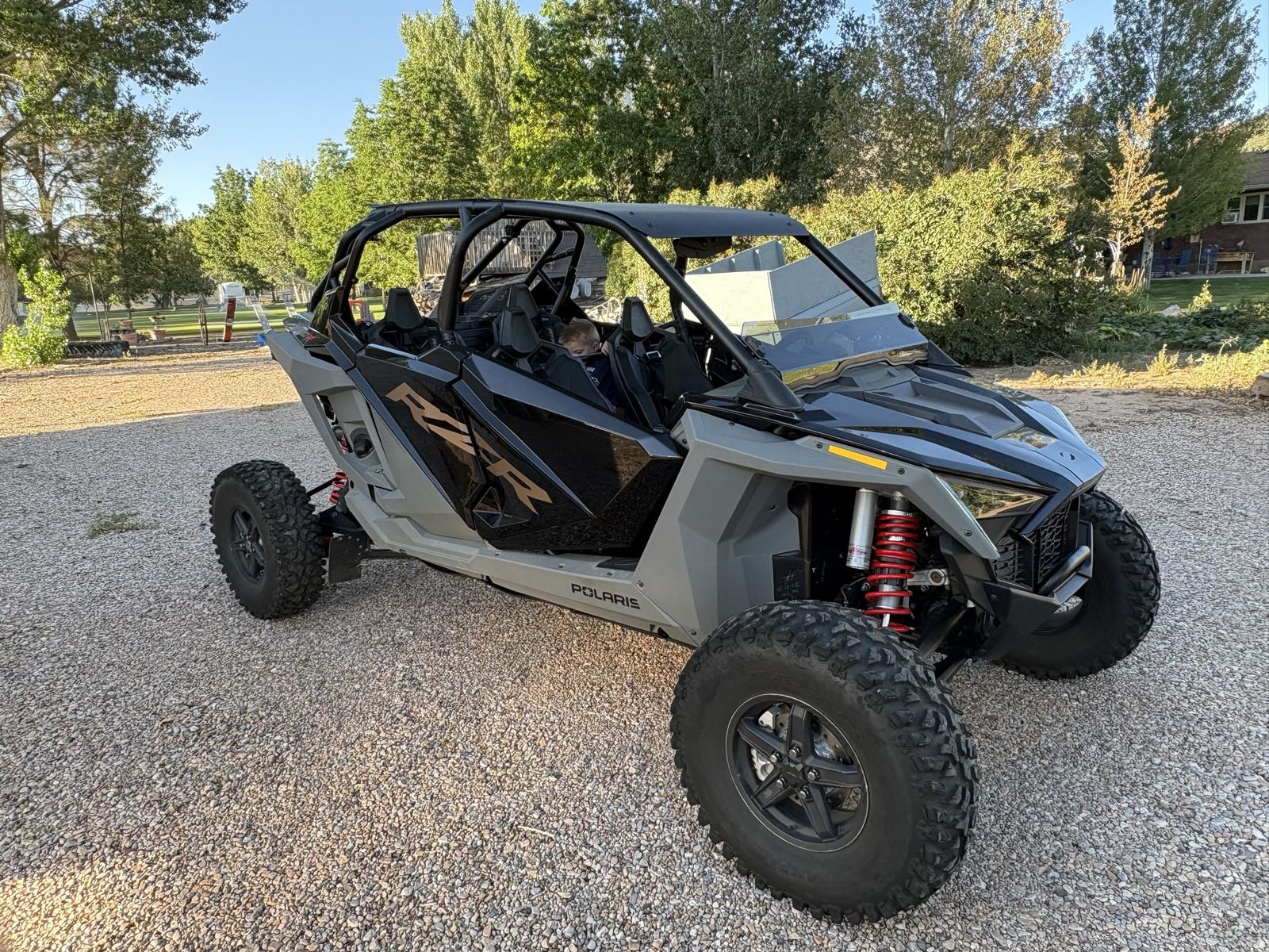 2022 Polaris RZR Turbo R4 UTV - 800 Miles, Roof, Detachable Windshield, Dynojet Upgrades