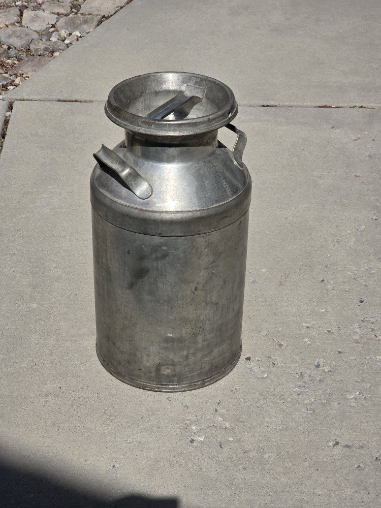 nice milk can, cream city brand