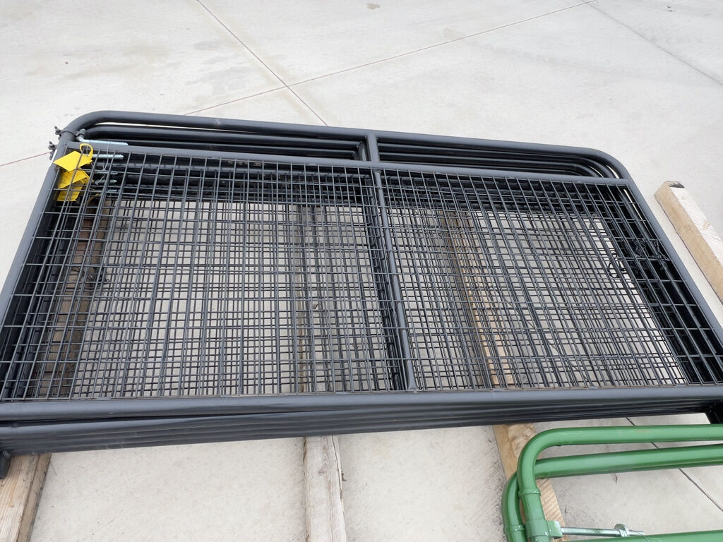 LAST CHANCE HW & Tarter Wire Filled Panels