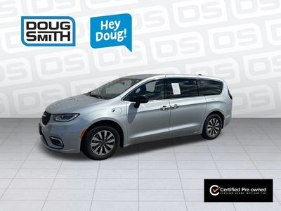 2024 Chrysler Pacifica Plug-In Hybrid Select