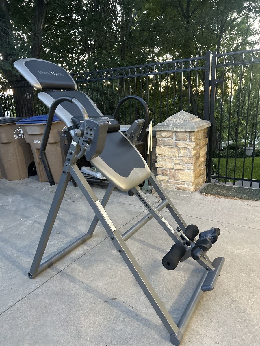 Innova inversion table