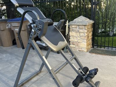 Innova inversion table
