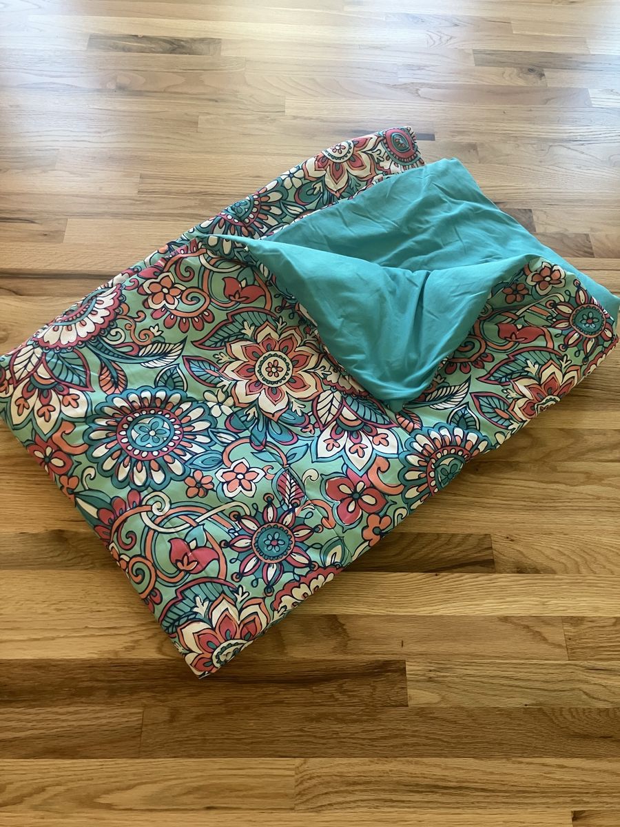 Fun Twin Aqua Pattern Bedspread