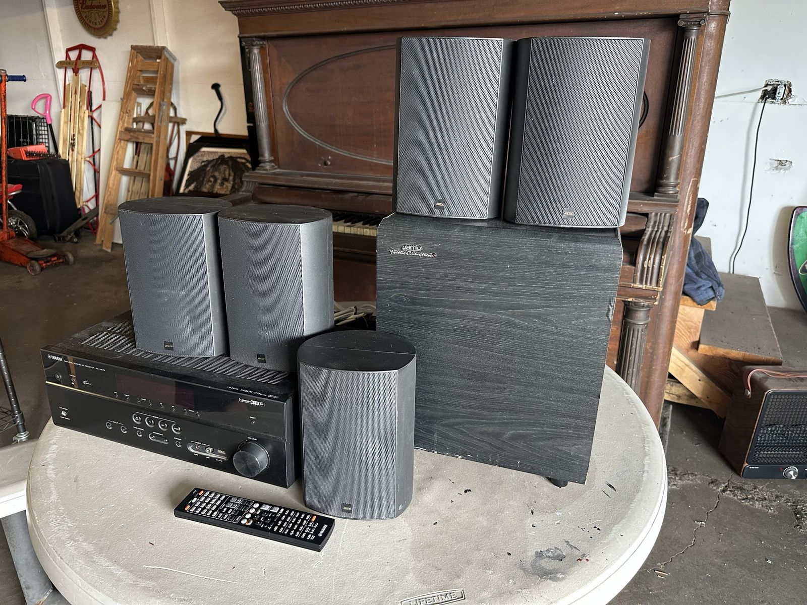 Jamo Surround Sound Speaker System With Yamaha Receiver