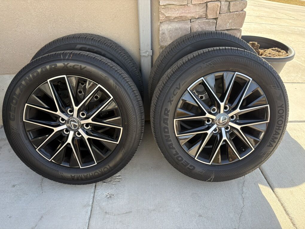 Lexus GX 550 Preminum+ Wheel & Tires (4)