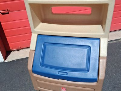 Step 2 Large 2 Self Toy Box in Excellent Condition!