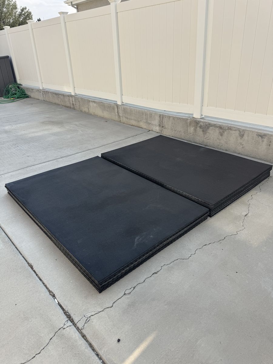 4x6 Heavy Duty Rubber Stall / Gym Mats – 3/4” Thick – 15 Available