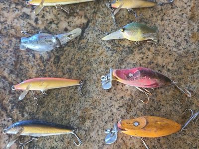 Vintage Fishing Lures Lot - 8 Assorted Wooden & Plastic Crankbaits & Minnows