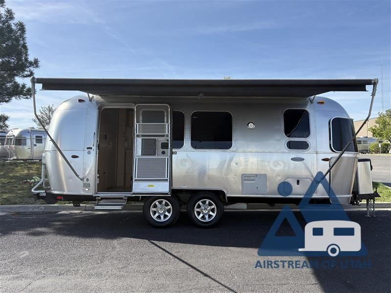 Used 2017 Airstream Flying Cloud 23FB