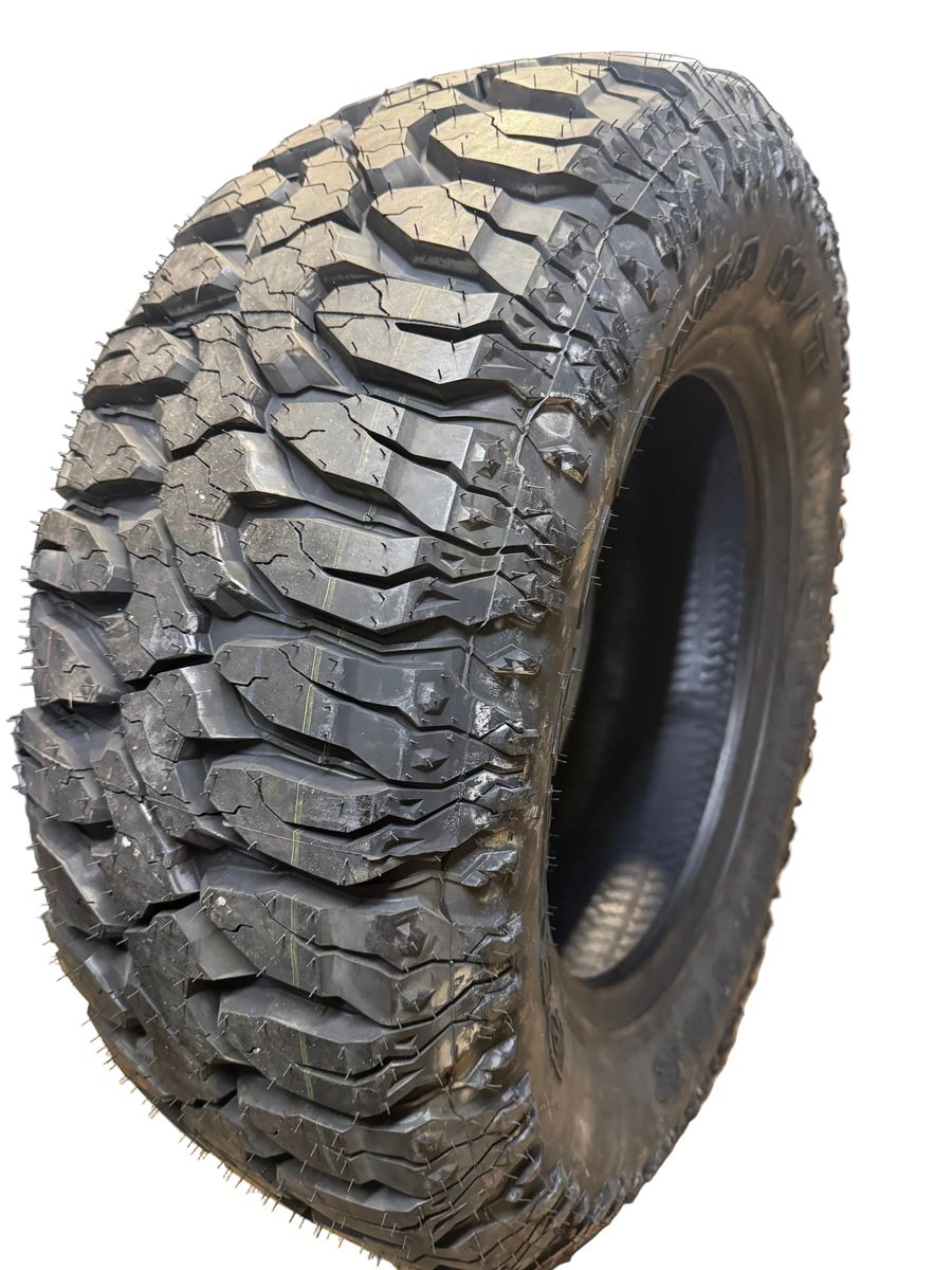 NOS 4 MILESTAR PATAGONIA M/T RBL LT 37 13.5 20 127Q 10PLY MUD 22050650
