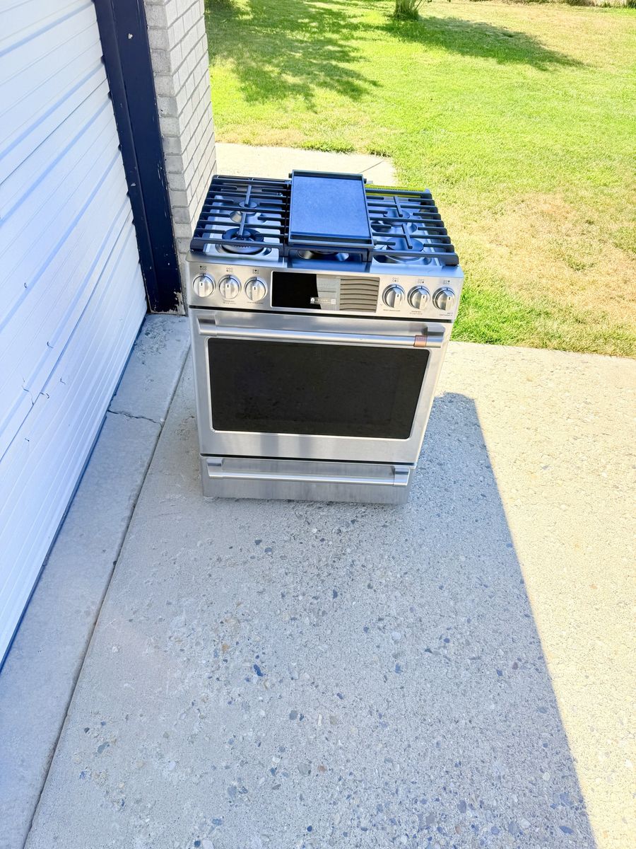 Brand new Cafe   Range Gas