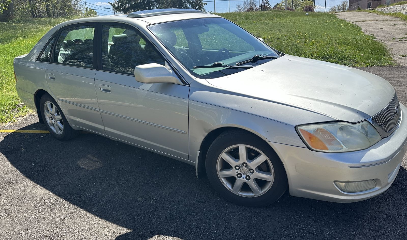 2001 TOYOTA AVALON XLS