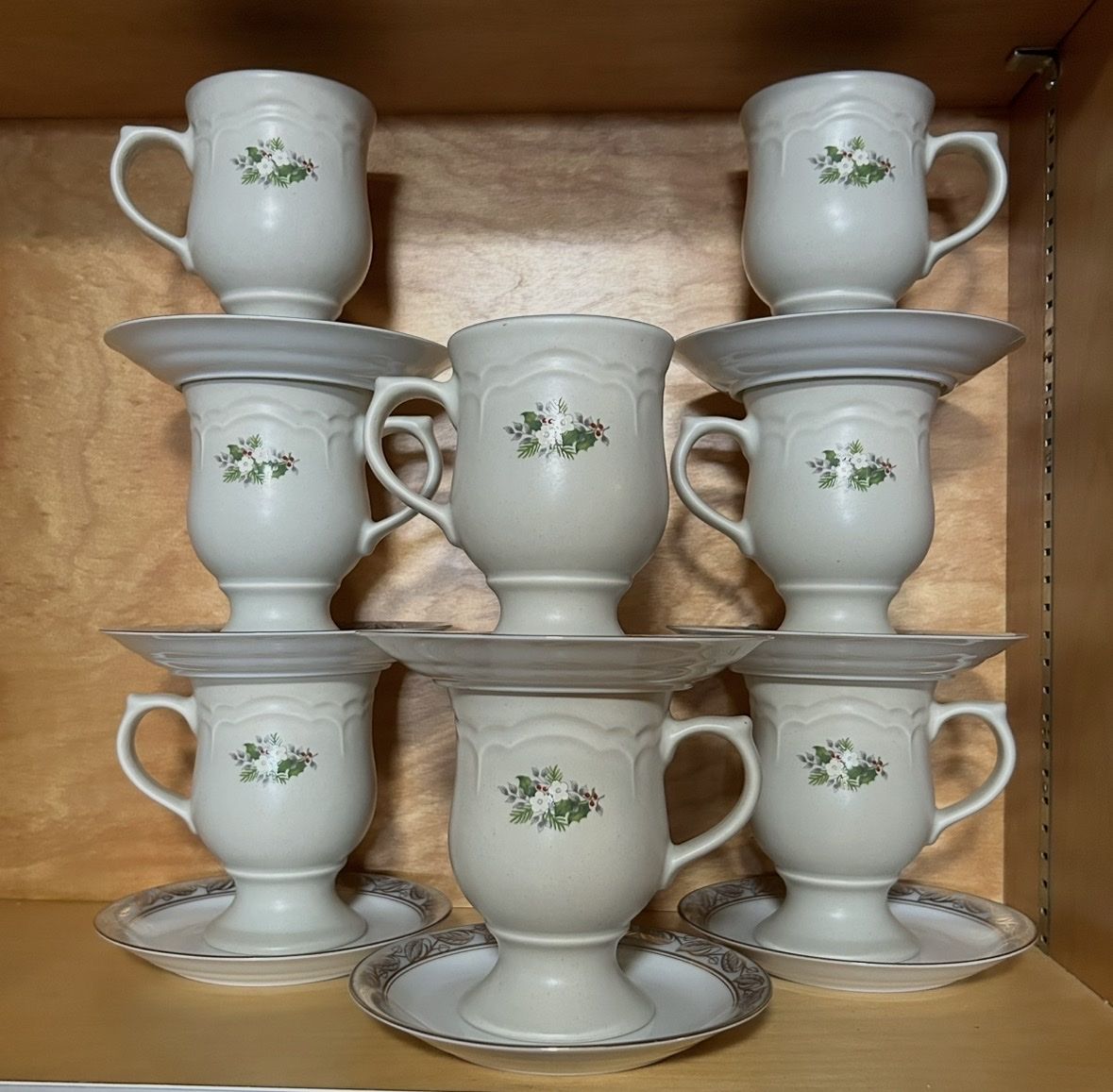 Set of 8 Vintage Pfaltzgraff Mugs - White, Holly & Berries Design, Ceramic Irish Coffee/ Hot Chocolate Mugs.
