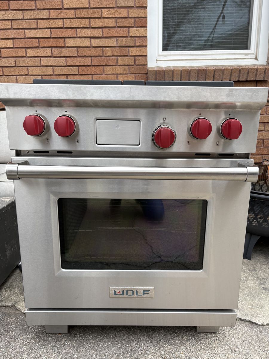 Wolf Range 30" Gas Stove (Stainless Steel)