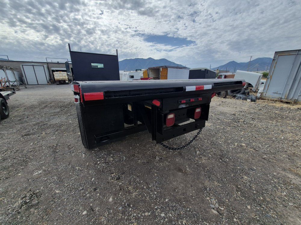 Main image 6
