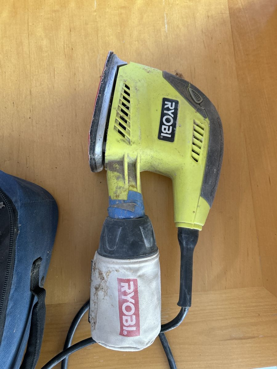 Ryobi Corded Detail Finish Sander with Dust Bag & Carrying Case