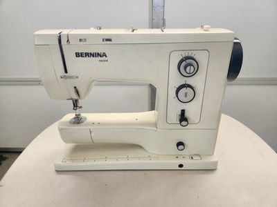 Bernina Record 830 sewing machine with foot pedel and attachments