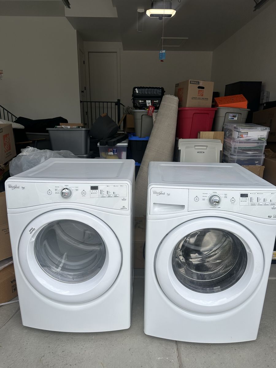Whirlpool Duet Front Load Washer and Dryer Set White Used excellent