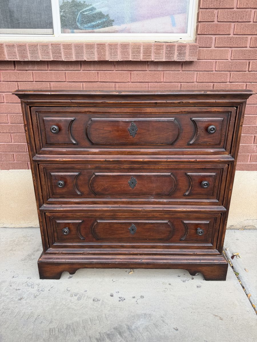 Ralph Lauren Solid Wood 3-Drawer Dresser Chest of Drawers