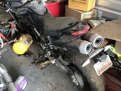Ducati hypermotard 1100