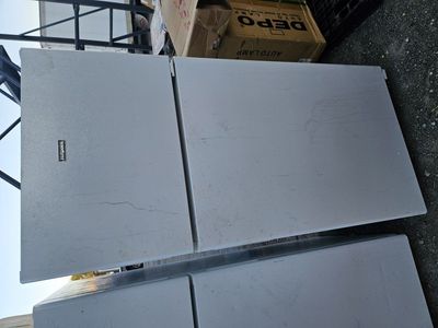 Hotpoint® 14.6 Cu. Ft. Recessed Handle Top-Freezer