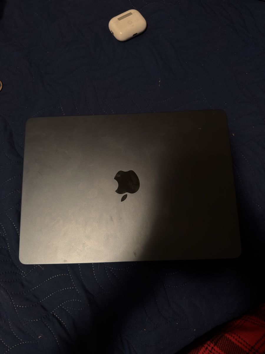 Macbook M2 (2022)