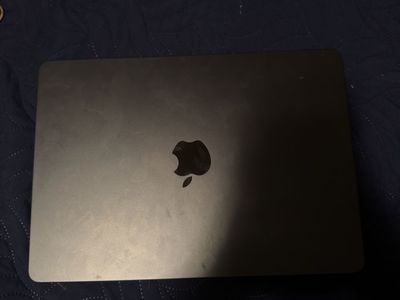 Macbook M2 (2022)