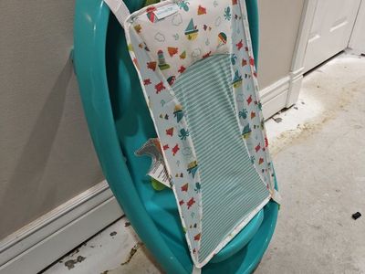 Grow with them Baby bathtub